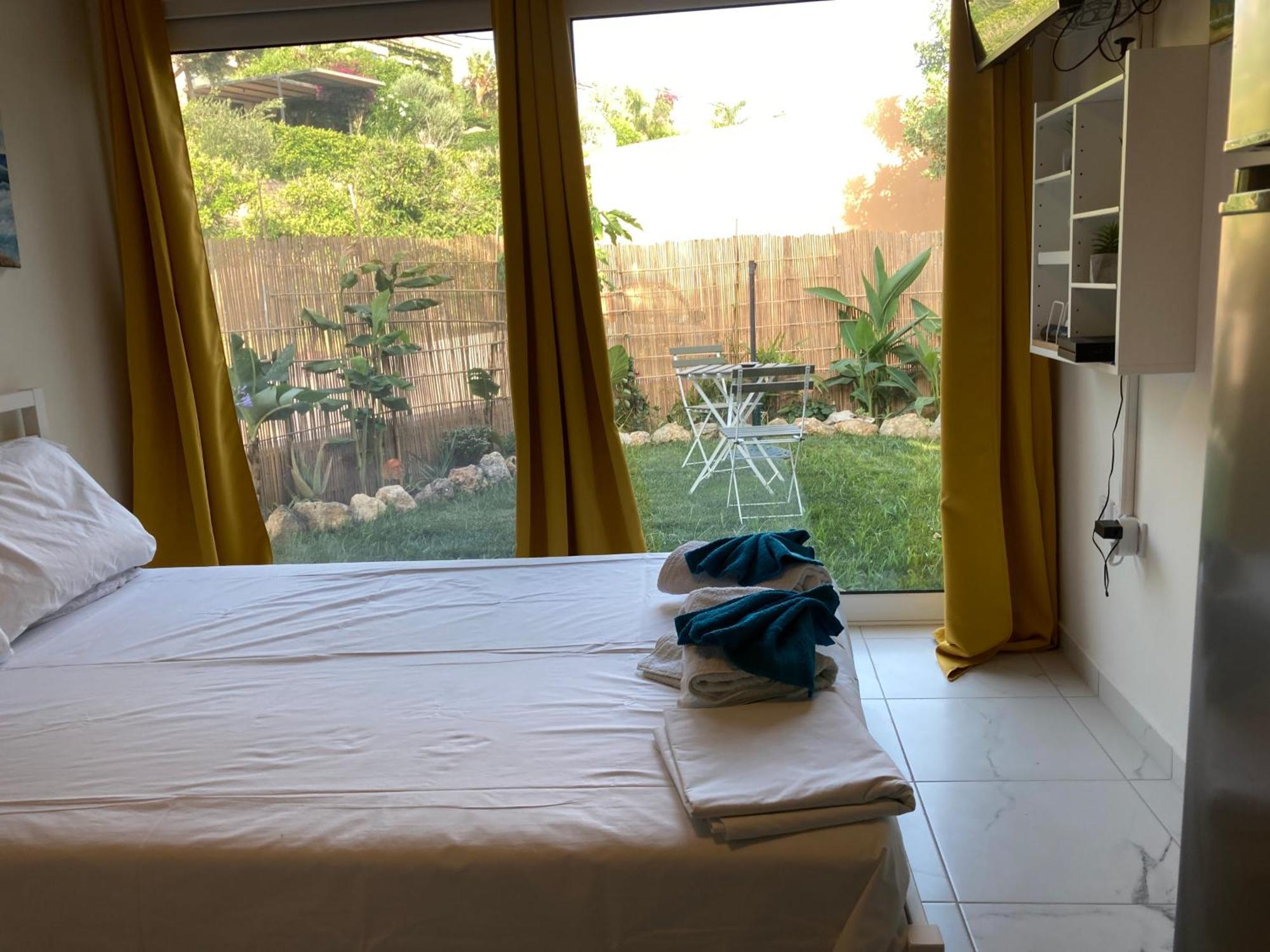 The Banana House Villa ลูร์ดฮาตา ภายนอก รูปภาพ